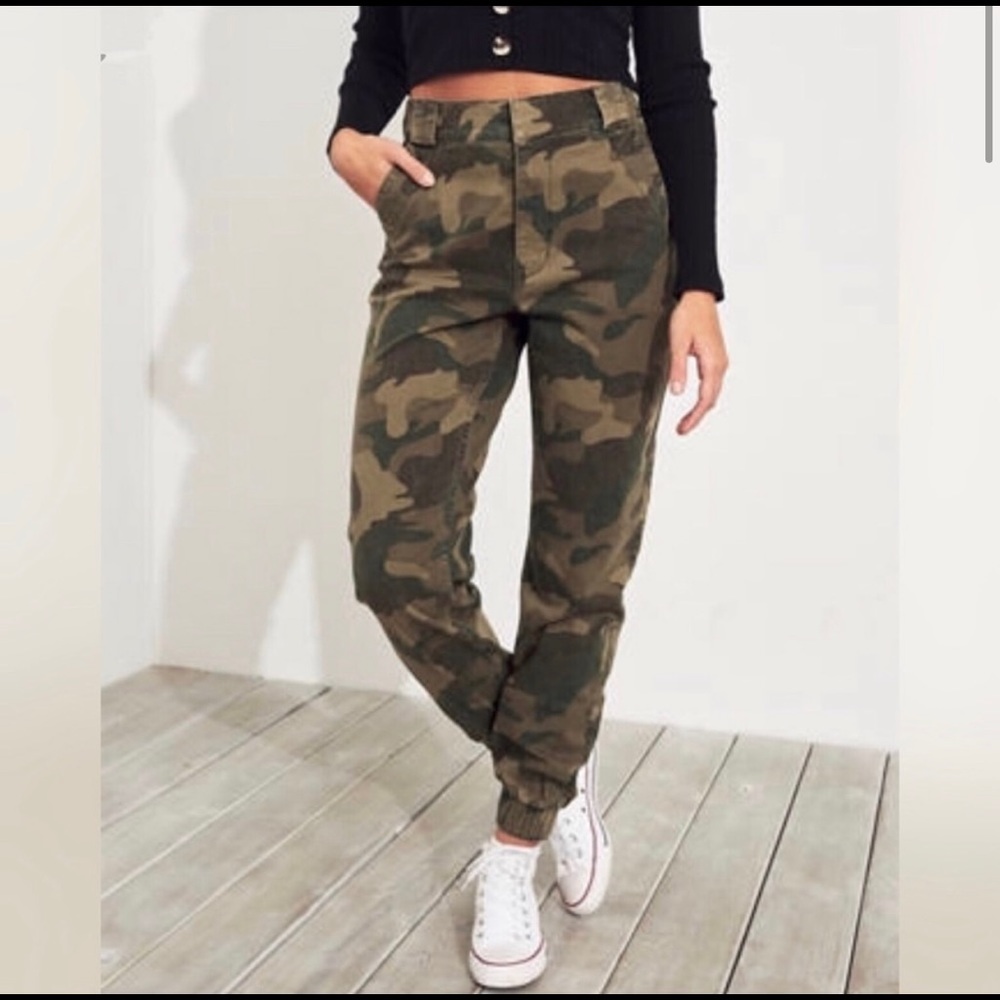 Camo high rise joggers